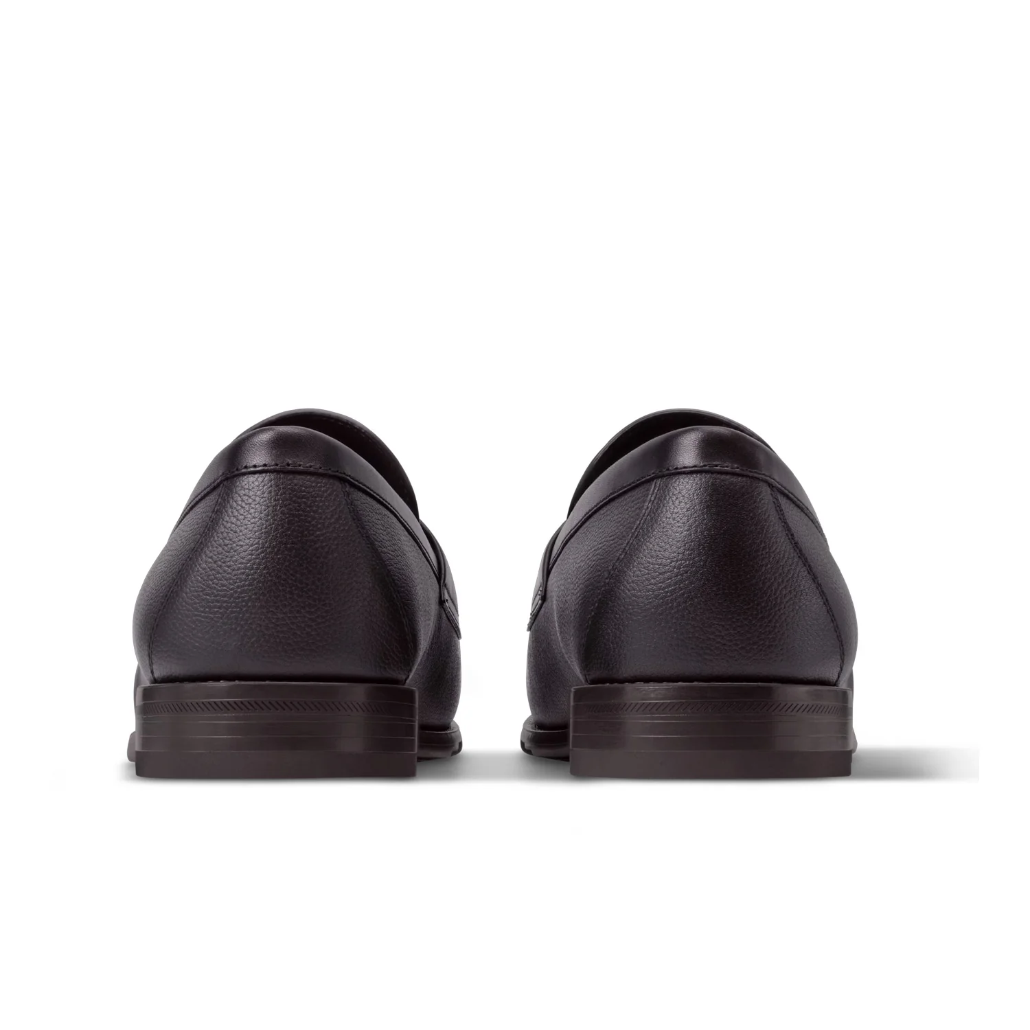 LV timeless Major loafer is reinterpreted in supple, grained calf leather. - Image 4