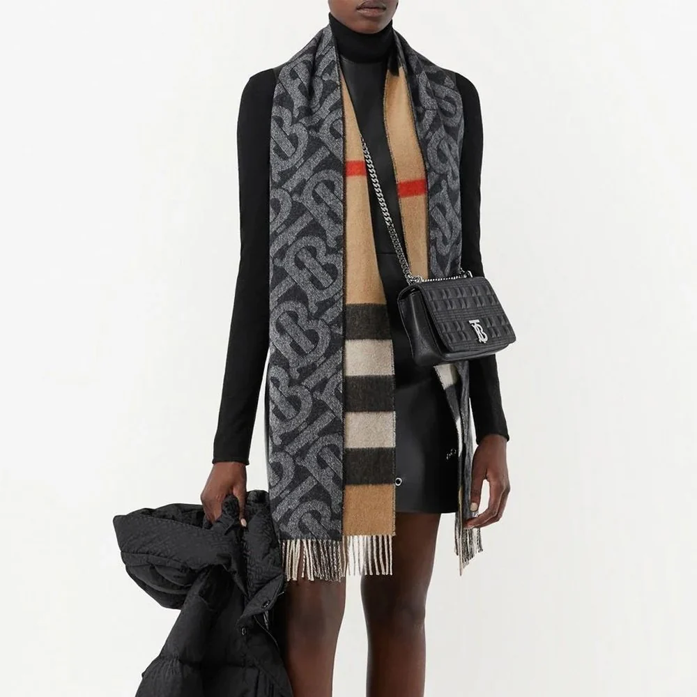 8057463 A6590 BURBERRY SCARVE - Image 3