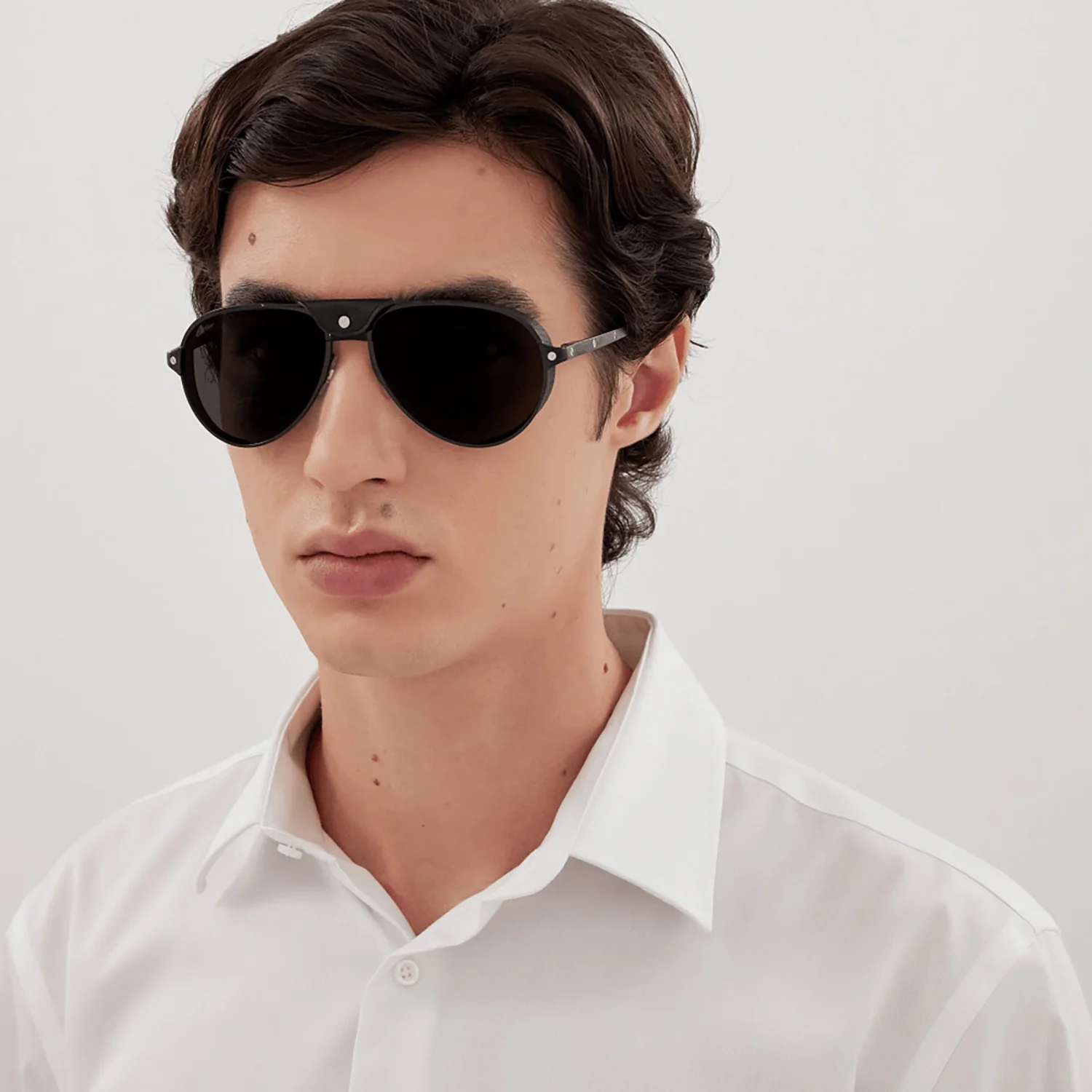 EXCEPTION Masculine pilot shape paired with the iconic Santos - Image 4