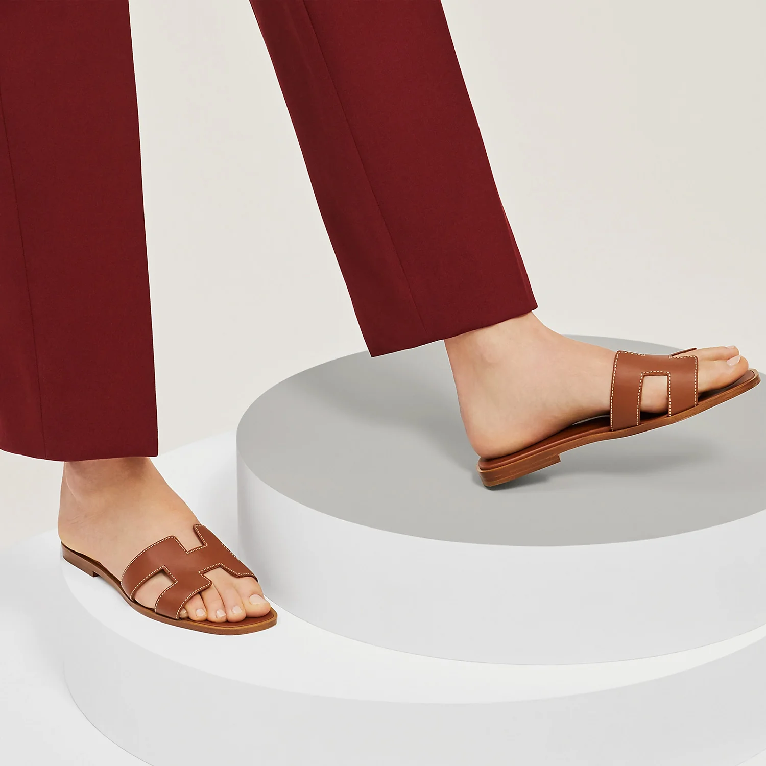 HERMES ORAAN LADIES SANDALS TAN - Image 4