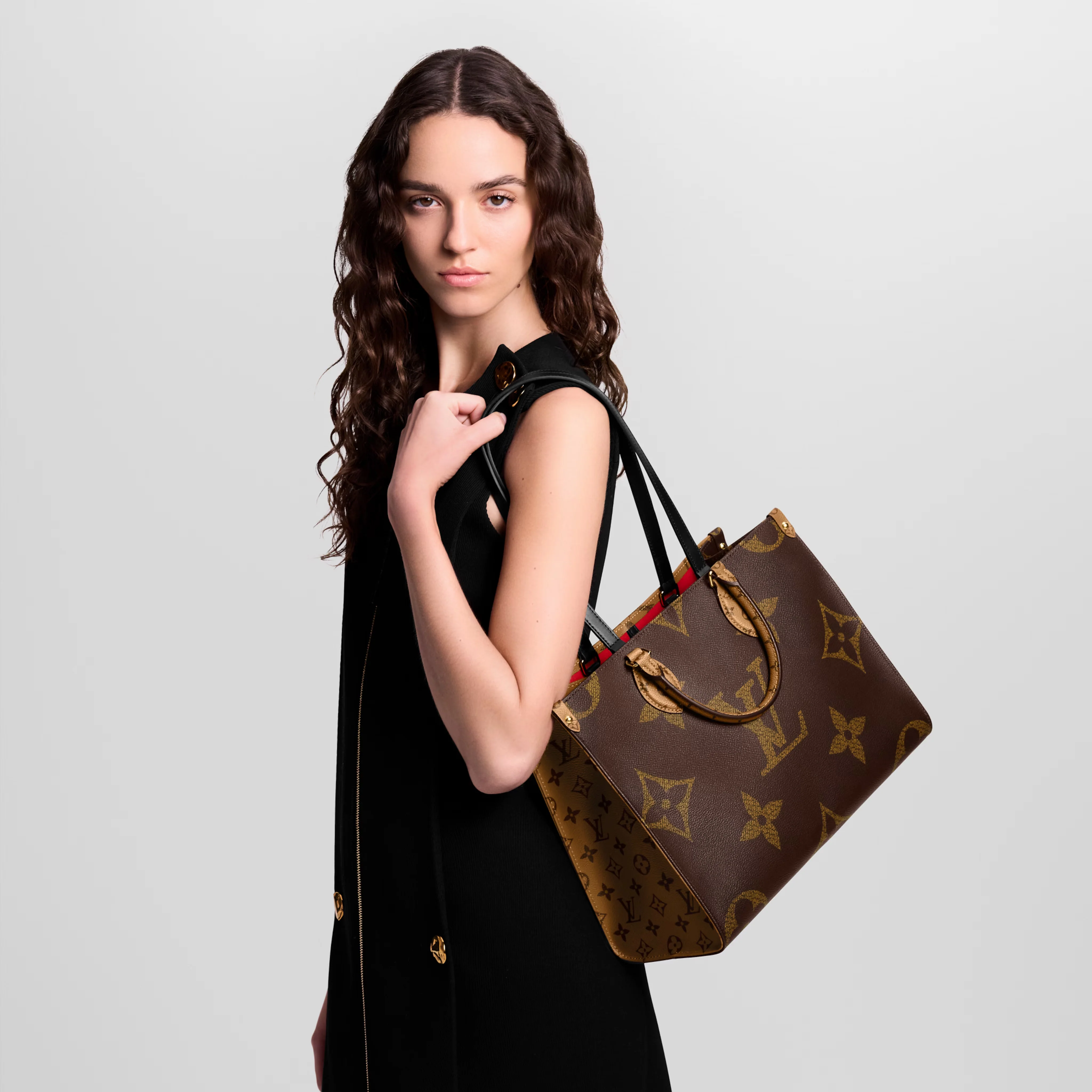 Onthego MM  Monogram Canvas - Image 5